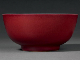 清雍正霁红釉碗成交价(人民币)：460,000