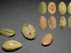 商•大型骨贝币一组四枚