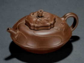 清乾隆•紫泥风卷葵壶成交价