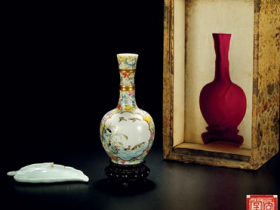 居仁堂制款粉彩花卉开光长颈瓶价格