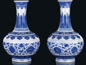 青花缠枝莲花纹梅瓶