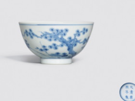 “大清康熙年制”青花岁寒三友图茶碗