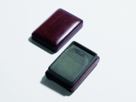 谢树庭款松花石螭龙纹小砚