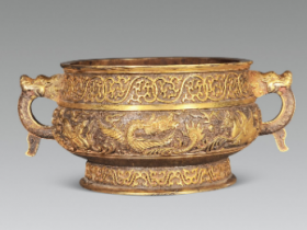 “玉堂石叟”款铜錾胎鎏金海兽纹炉