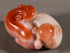 南红玛瑙巧雕双欢挂件